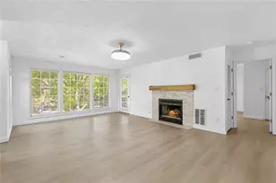 204 Berkeley Woods Dr, Duluth, GA 30096 - Photo 6