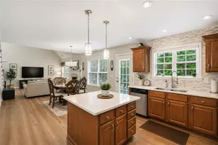 140 May's Bluff, Fayetteville, GA 30215 - Photo 4