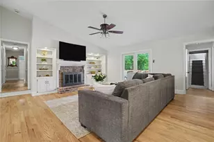 945 Hidden Hollow Dr, Marietta, GA 30068 - Photo 18