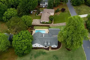 945 Hidden Hollow Dr, Marietta, GA 30068 - Photo 6