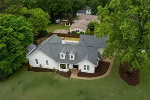 945 Hidden Hollow Dr, Marietta, GA 30068 - Photo 4