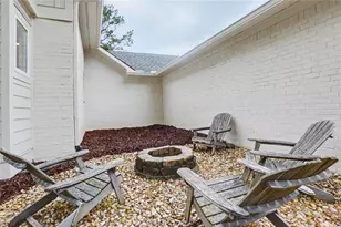 945 Hidden Hollow Dr, Marietta, GA 30068 - Photo 10