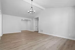 9127 Clubhouse Dr, Riverdale, GA 30274 - Photo 4