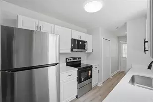 9127 Clubhouse Dr, Riverdale, GA 30274 - Photo 10