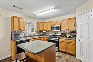 2137 Black Oak Ln, Ellenwood, GA 30294 - Photo 10
