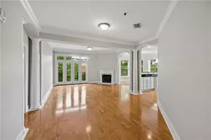 560 Dutch Valley Road NE, Atlanta, GA 30324 - Photo 8
