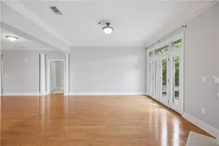 560 Dutch Valley Road NE, Atlanta, GA 30324 - Photo 10