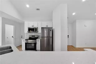 695 Chatham Park Dr, Lawrenceville, GA 30046 - Photo 10