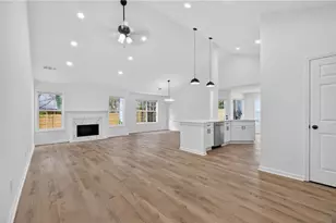 695 Chatham Park Dr, Lawrenceville, GA 30046 - Photo 4