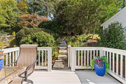 561 Peachtree Battle Avenue NW, Atlanta, GA 30305 - Photo 32