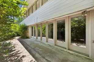 2001 Castleway Ln NE, Atlanta, GA 30345 - Photo 32
