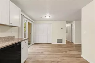 4905 Glenside Ct, Stone Mountain, GA 30088 - Photo 10