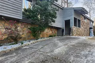 3316 Sweetwater Dr, Lawrenceville, GA 30044 - Photo 2