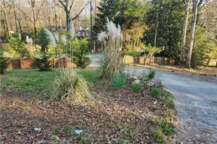 3316 Sweetwater Dr, Lawrenceville, GA 30044 - Photo 4