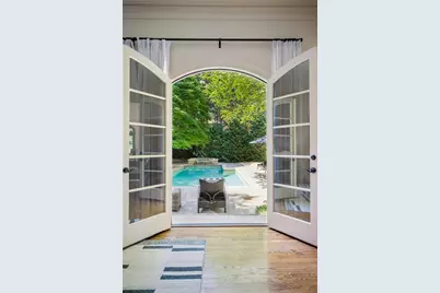 82 Blackland Road NW, Atlanta, GA 30342 - Photo 8