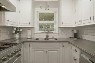 3902 Peachtree Dunwoody Rd NE, Atlanta, GA 30342 - Photo 12