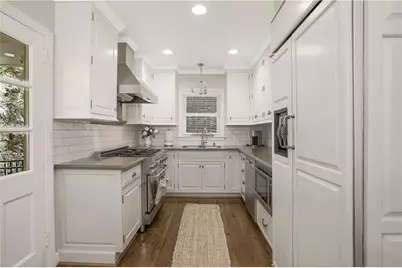 3902 Peachtree Dunwoody Road NE, Atlanta, GA 30342 - Photo 10