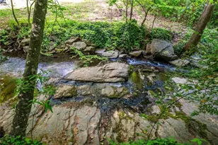 1569 Bubbling Creek Rd NE, Brookhaven, GA 30319 - Photo 10