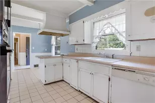 1421 Nerine Cir, Dunwoody, GA 30338 - Photo 16