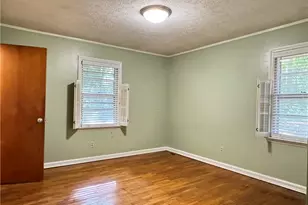 222 Pineview Dr, Lawrenceville, GA 30046 - Photo 8