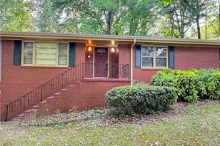 222 Pineview Dr, Lawrenceville, GA 30046 - Photo 2