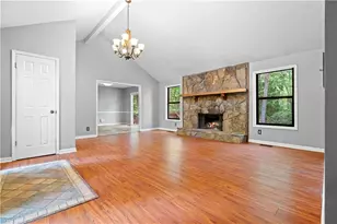 306 Covey Ct, Woodstock, GA 30188 - Photo 2