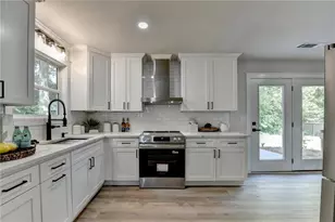1421 Willow Bend Dr, Snellville, GA 30078 - Photo 16