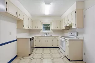3061 Karen Ln, Marietta, GA 30062 - Photo 8