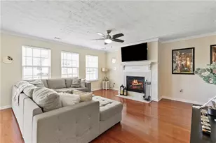 646 Hawthorn Ln, Grayson, GA 30017 - Photo 6