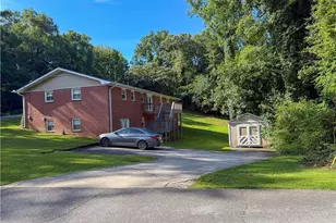 210 Greenwood Ln, Carrollton, GA 30117 - Photo 4
