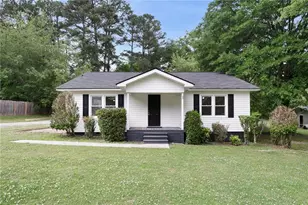 119 Hunt Dr NE, Calhoun, GA 30701 - Photo 1