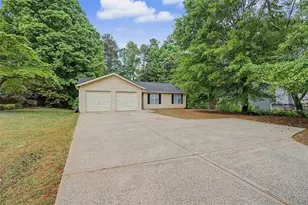 2927 Jim Owens Rd NW, Kennesaw, GA 30152 - Photo 2
