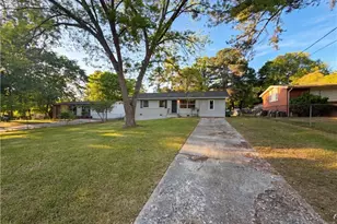 610 Melrose Dr, Forest Park, GA 30297 - Photo 2