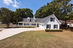 520 Fawn Ln, Loganville, GA 30052 - Photo 1