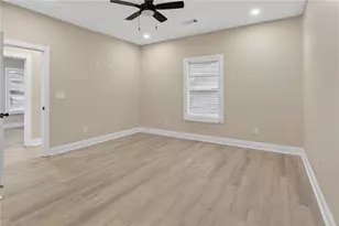 607 E Solomon St, Griffin, GA 30223 - Photo 16