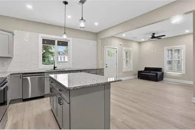 607 E Solomon Street, Griffin, GA 30223 - Photo 2
