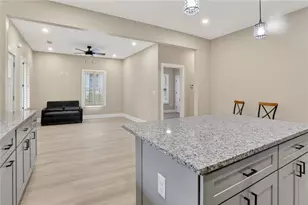 607 E Solomon St, Griffin, GA 30223 - Photo 10