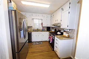 917 Chartley Dr SW, Lilburn, GA 30047 - Photo 10
