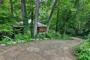 4015 McClatchey Cir NE, Atlanta, GA 30342 - Photo 2