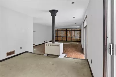 4015 McClatchey Circle NE, Atlanta, GA 30342 - Photo 14