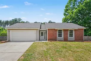 2620 Rolling Hills Way SE, Conyers, GA 30094 - Photo 2