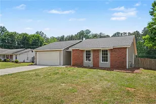 2620 Rolling Hills Way SE, Conyers, GA 30094 - Photo 4