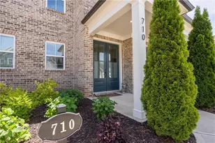 710 Bridgeview Dr, Canton, GA 30115 - Photo 4