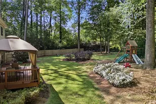 2731 Georgian Ct, Marietta, GA 30068 - Photo 2