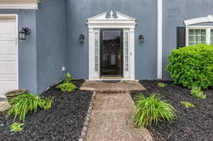 660 Glenbarrett Ct NE, Marietta, GA 30066 - Photo 2