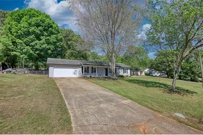 205 Lazy Hollow Ln, Covington, GA 30016 - Photo 10