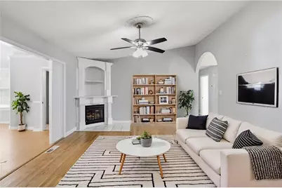 860 Regency Court, Lawrenceville, GA 30044 - Photo 4