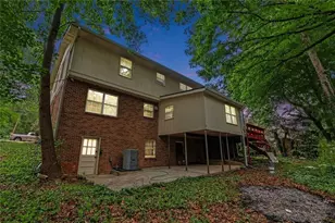 968 Abingdon Ct, Stone Mountain, GA 30083 - Photo 4