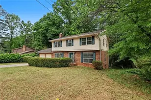 968 Abingdon Ct, Stone Mountain, GA 30083 - Photo 2