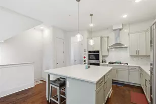 923 Katie Kerr Dr, Decatur, GA 30030 - Photo 2